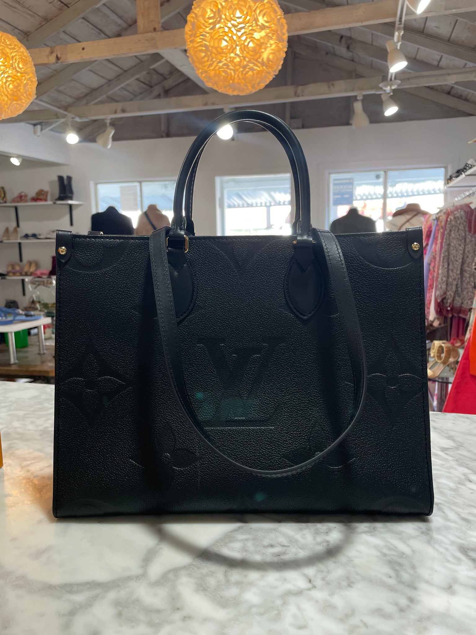 Louis Vuitton Onthego MM Monogram Leather Tote