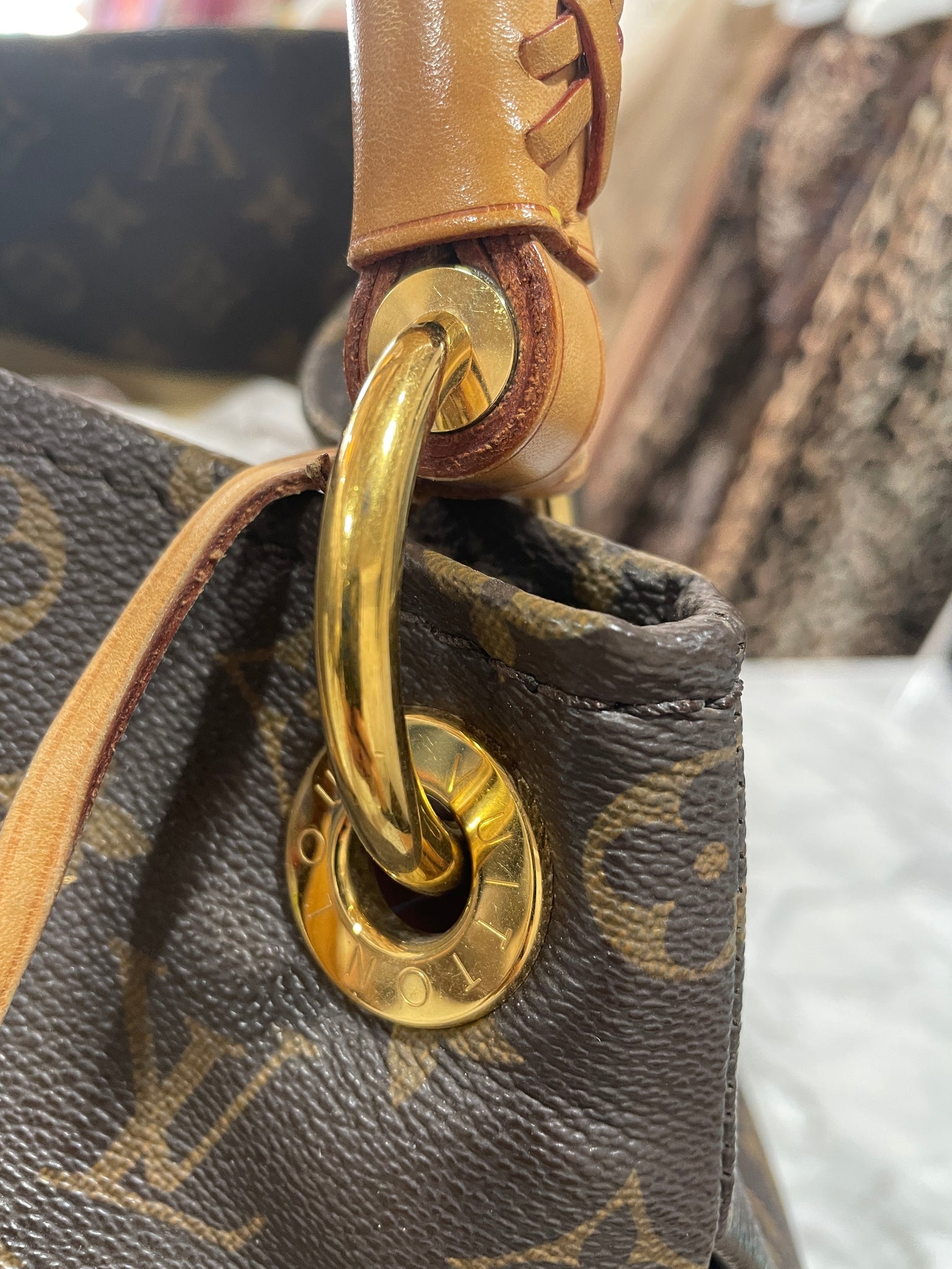 Louis Vuitton Monogram Canvas Artsy MM